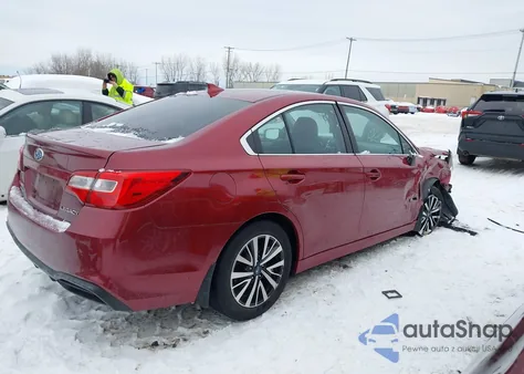 2018 Subaru Legacy 2.5I Premium из США, поврежденный, VIN 4S3BNAC65J3007803